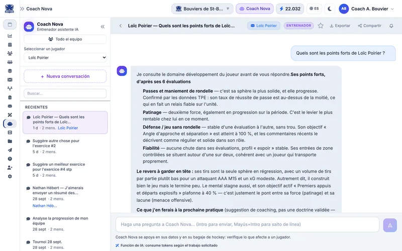 Conversación con Coach Nova, el entrenador asistente con IA, sobre los puntos fuertes de un jugador y qué trabajar en la próxima práctica del equipo ficticio Bouviers de St-Bouvier (Sub-15 AAA)